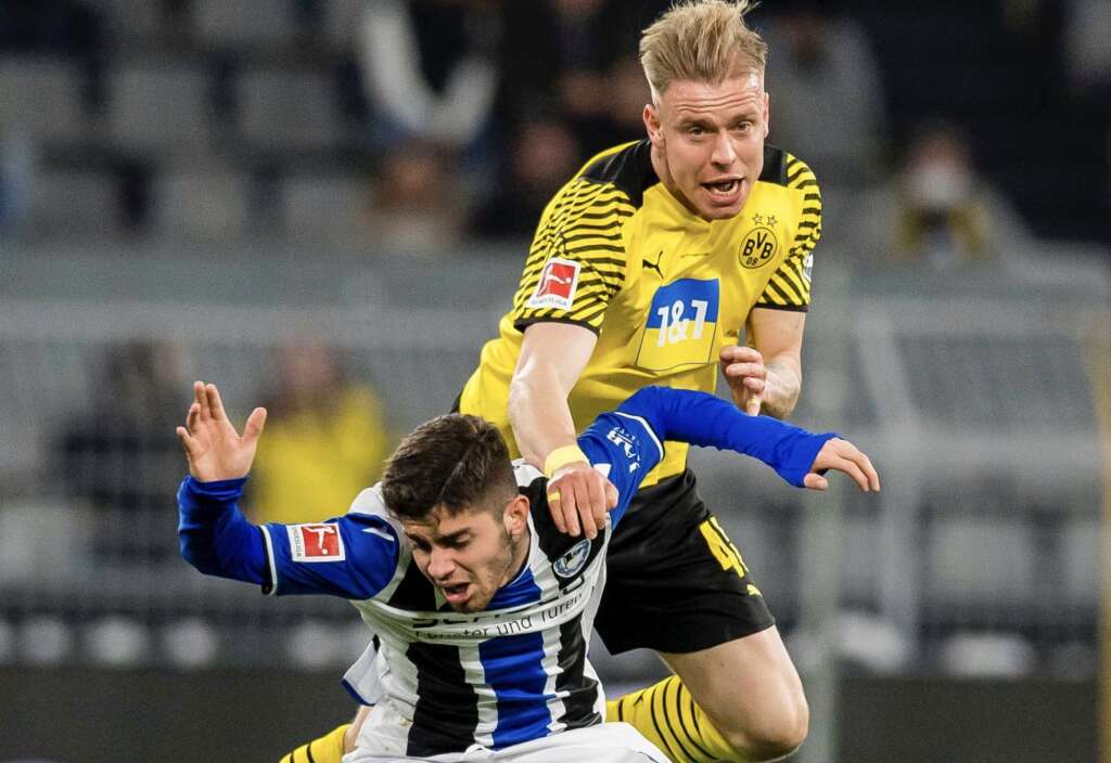 ALEMÃO: Dortmund vence em casa e diminui para sete pontos a diferença para o líder Bayern