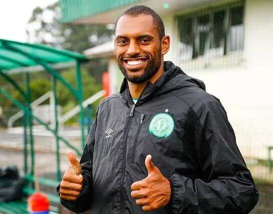 douglas zagueiro chapecoense 01