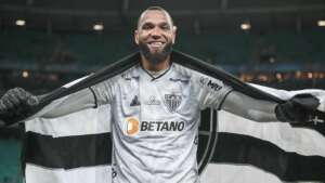 Após corte na seleção, Tite chama atleta do Atlético-MG