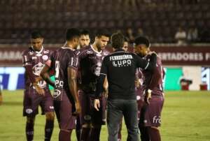 Ferroviária não deve mexer no time titular