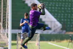 Goleiro troca Guarani por rival da Série B