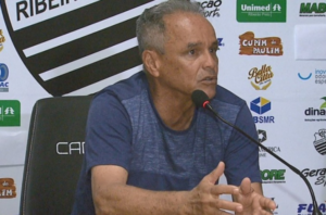 Multi-treinador, Roberval Davino comemora permanência do Monte Azul na A2