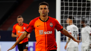 Corinthians negocia com atacante que estava na Ucrânia