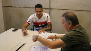 Sobrinho de ídolo do Boca reforça o Botafogo-SP