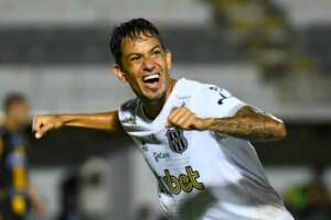 Ponte Preta faz mistério sobre situação de Lucca