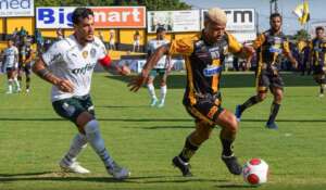 Guarani oficializa meia rebaixado no Paulistão