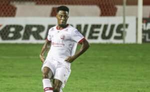 Ponte Preta negocia com volante de rival da Série B