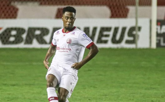 Ponte Preta negocia com volante de rival da Série B