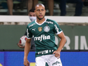 Mayke sofre lesão e desfalca Palmeiras