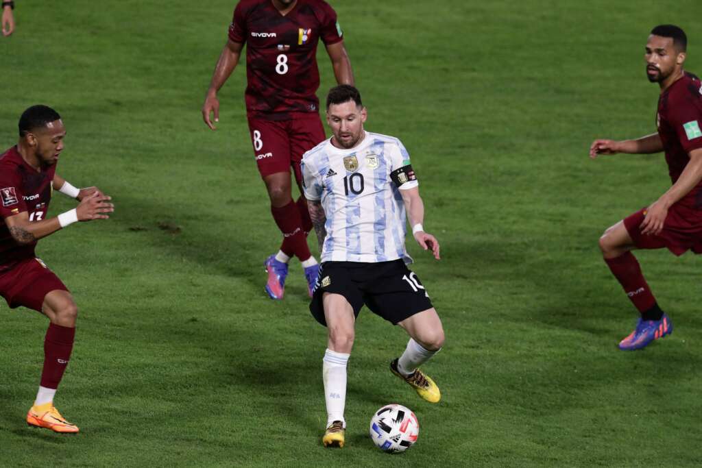 Argentina 3 x 0 Venezuela – Brilho de Messi na despedida