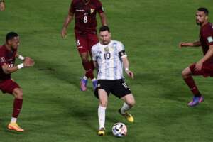 Argentina 3 x 0 Venezuela - Brilho de Messi na despedida