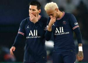 Neymar e Messi são vaiados pela torcida do PSG