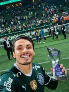 Destaque do Palmeiras, Raphael Veiga confessa que já teve medo de cobrar pênalti