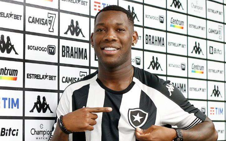 Patrick de Paula em apresentação no Botafogo