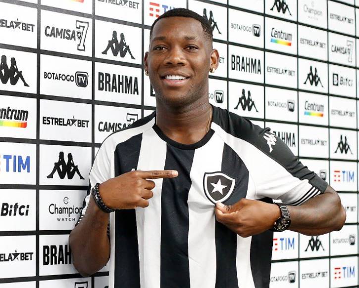 Patrick de Paula em apresentação no Botafogo