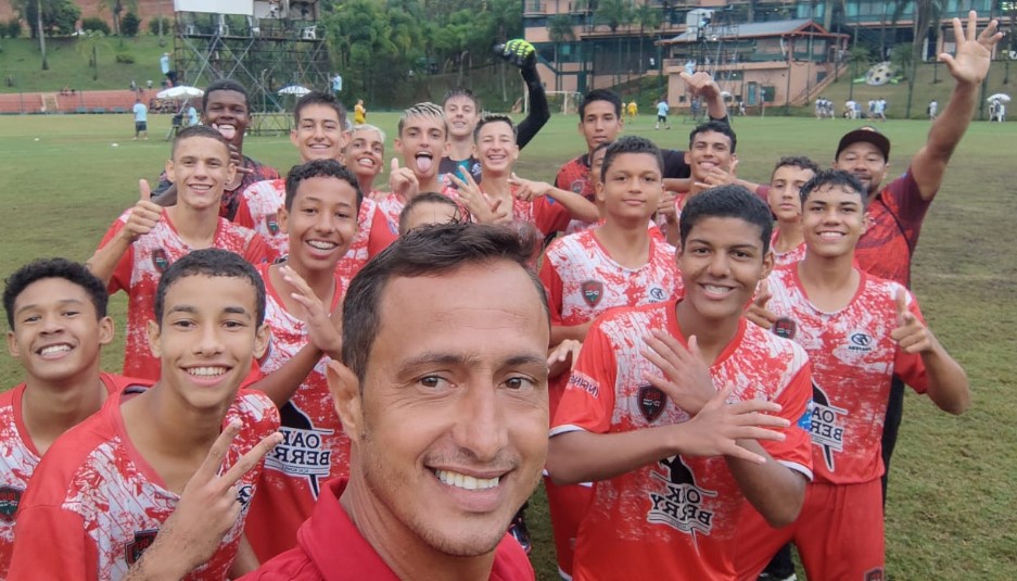 Após boa campanha no Independente, técnico leva Reds Vinhedo ao título da Copa VAR