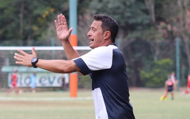 Após boa campanha no Independente, técnico leva Reds Vinhedo ao título da Copa VAR 2 romulo vieira