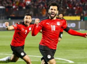 Egito derrota Senegal e fica próximo da Copa