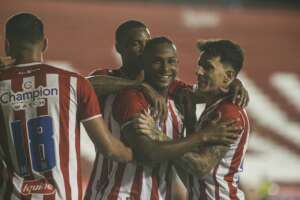 PERNAMBUCANO: Náutico sofre, mas vence; Íbis e Vera Cruz empatam