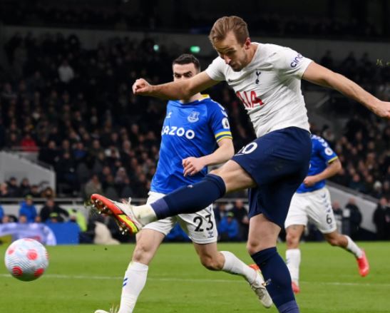 INGLÊS: Com 2 de Kane, Tottenham massacra Everton e entra na briga pelo G-4