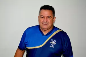 Osvaldo Cruz anuncia saída de técnico antes da estreia