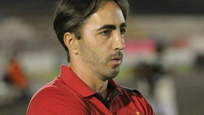 Leandro Zago treinando o Botafogo-SP