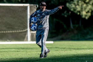 Brasileirão: Bustos valoriza desempenho do Santos na Vila