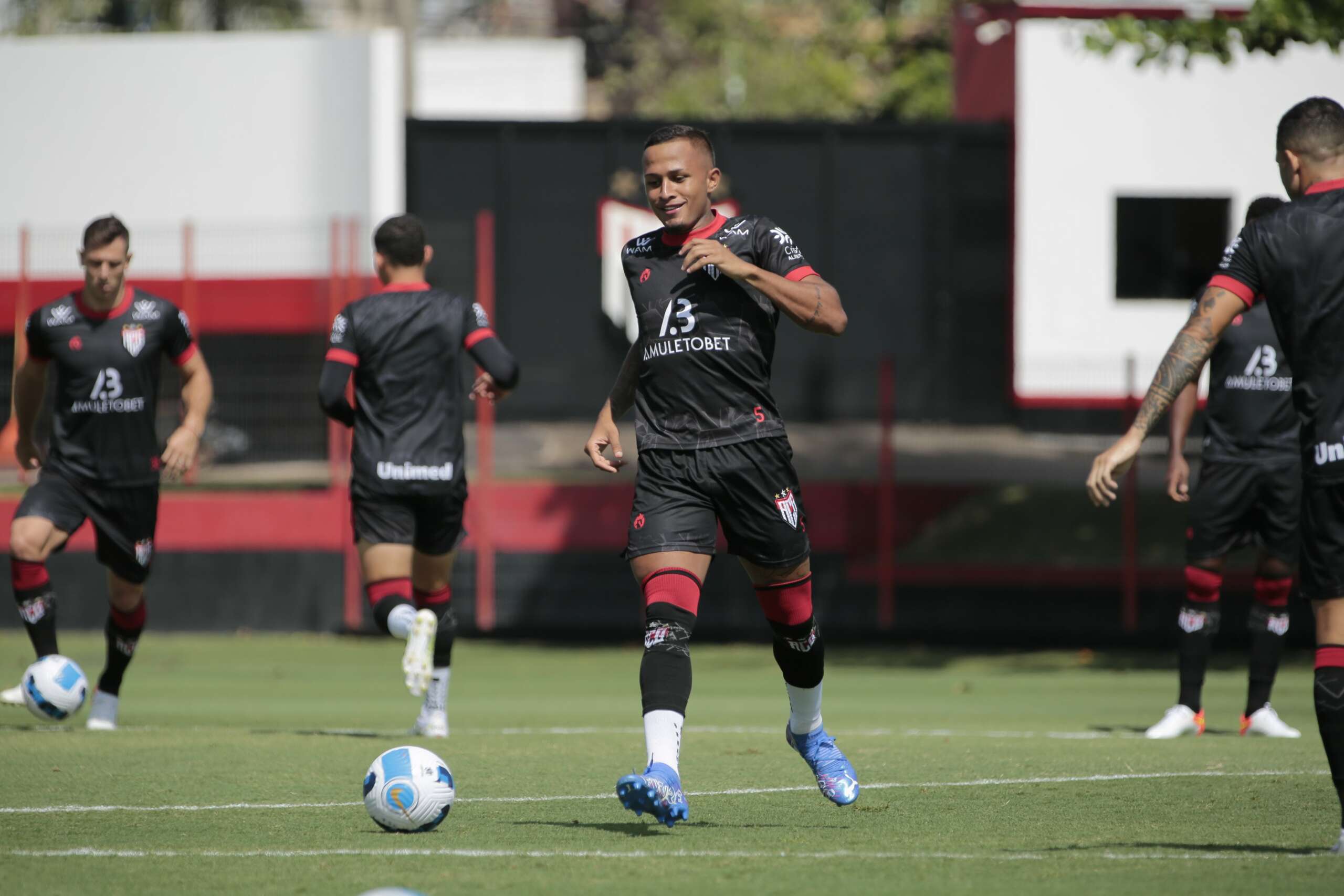 Defensa y Justicia-ARG x Atlético-GO – Duelo direto para o Dragão na Sula