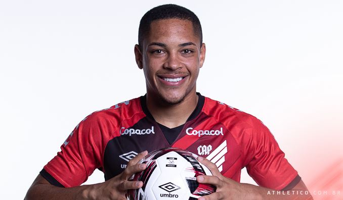 Após polêmica, Athletico anuncia promessa do Cruzeiro: "Estrutura de outro mundo" 2 CAP