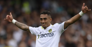 Ronaldinho Gaúcho indica atacante da seleção brasileira ao Barcelona