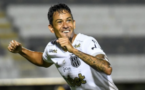 Cruzeiro pede ex-Corinthians e Ponte trava negociação por meia