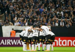 Vítor Pereira pede compreensão da torcida com estratégia para poupar elenco