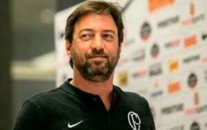 Presidente do Corinthians dá entrevista após 