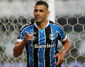 Grêmio vai com Diego Souza para acabar com jejum de gols