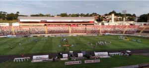 Kiss na área! Jogo da Série C é transferido de local por conta de show