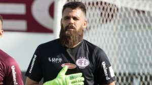Série B: Chape contrata goleiro de time do Paulistão