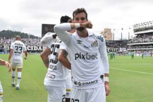 Atacante elogia apresentação do Santos na Vila: 'Soubemos trabalhar o jogo'