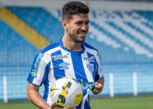 Avaí anuncia ex-São Paulo e meia do Hercílio Luz