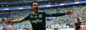 Meia empilha taças no Palmeiras enquanto aguarda chance na seleção