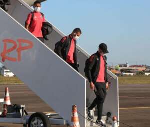 Aeronave do São Paulo sofre problema e atrasa retorno da delegação