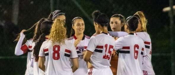São Paulo é o primeiro clube a aderir projeto social contra violência 2 Elenco do São Paulo Feminino