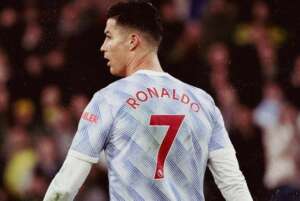 Mundo do futebol se solidariza com Cristiano Ronaldo após morte do filho