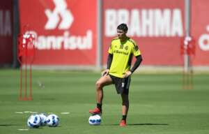 Série B: Vasco encaminha contratação de atacante chileno