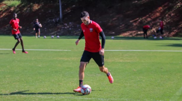 Série C: Lateral admite proposta, mas foca no Botafogo-SP