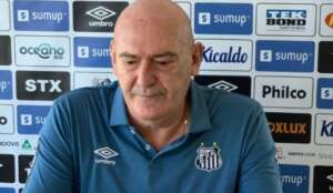 Presidente do Santos vai ao CT cobrar reação após goleada