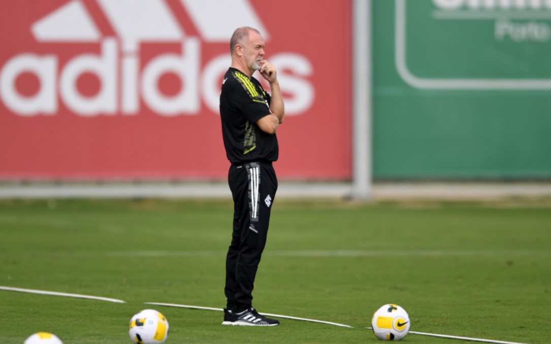 Mano Menezes aposta na simplicidade para tirar Inter da má fase