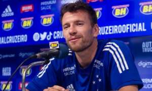 Série B: Cruzeiro renova contrato de 'xerife'