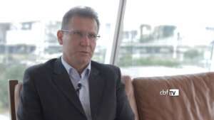 CBF vê acerto em pênalti para Corinthians, mas erro de procedimento em lance com Calleri