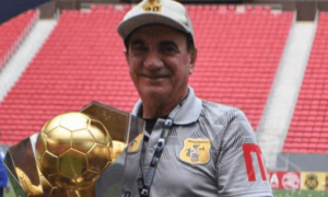 Em busca de evolução, técnico Vilson Tadei está na fase final do curso licença A da CBF