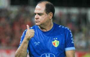 Seleção do Catarinense tem o técnico Waguinho Dias